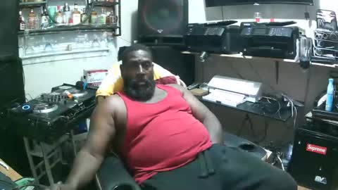 bernard0827 online show from May 24, 12:29 am