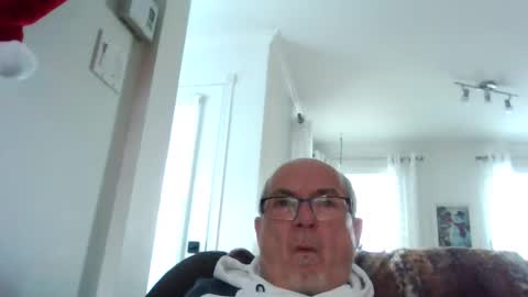 bernard1102 online show from December 3, 2:11 pm