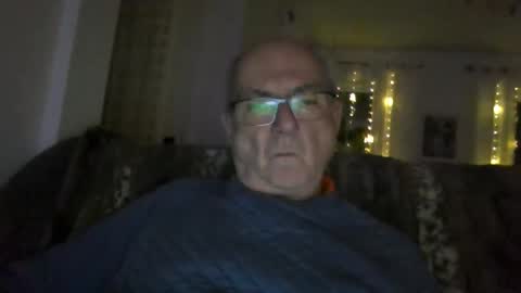 bernard1102 online show from November 27, 1:24 am