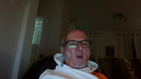 bernard1102 online show from December 3, 10:23 pm