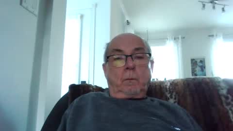 bernard1102 online show from December 6, 2:22 pm