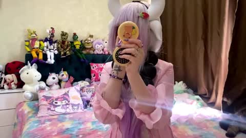Eva  online show from May 17, 10:46 am
