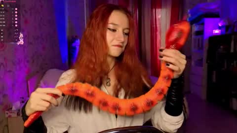 Hi Im NikaComing back online on Monday 3 online show from November 14, 10:17 am