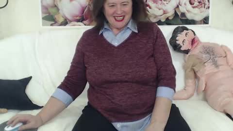 Snapshot of berryshickx chatting on February 7, 1:53 pm BerryShickX online show from February 7, 1:53 pm