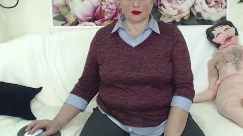 Snapshot of berryshickx chatting on February 11, 9:20 am BerryShickX online show from February 11, 9:20 am