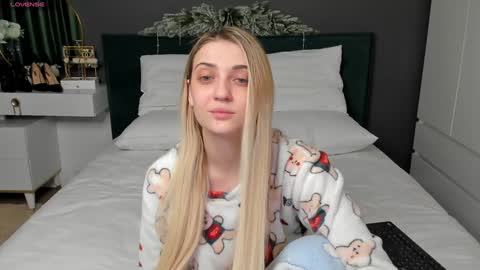Snapshot of bestbadteacher chatting on December 19, 10:42 pm Amelia Ami Free Lovense control in pvt online show from December 19, 10:42 pm