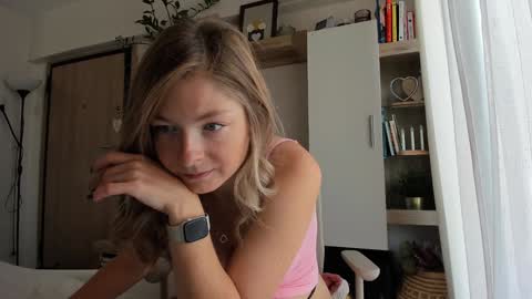 Vicky   online show from November 6, 8:50 am