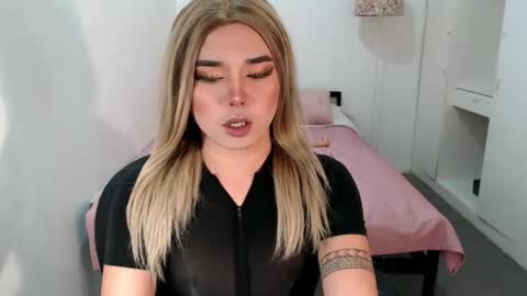 bestgirljulia online show from September 9, 2:55 am