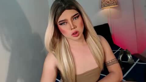 bestgirljulia online show from November 7, 9:56 am