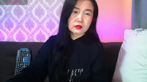 Snapshot of bet_lu chatting on February 13, 7:35 am Bet Lu online show from February 13, 7:35 am