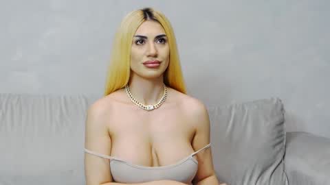 Snapshot of bethierusse chatting on January 21, 12:04 am bethierusse online show from January 21, 12:04 am