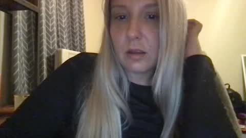that one bitch3 online show from December 5, 12:03 am