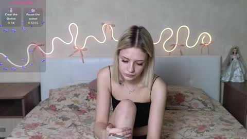 Betty and Oscar online show from December 14, 9:04 am