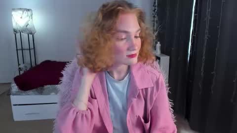 Snapshot of betty_witchy chatting on September 21, 2:37 am Dory make me happier online show from September 21, 2:37 am