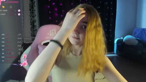 Snapshot of betty_witchy chatting on February 26, 5:13 am Dory make me happier online show from February 26, 5:13 am
