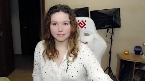 Betty online show from October 14, 9:07 pm