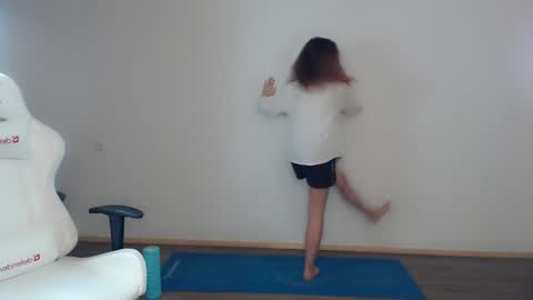 Betty online show from December 13, 1:44 pm