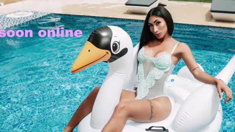 Nicolle Aviles online show from January 17, 11:17 am