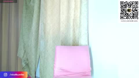 Nicolle Aviles online show from December 15, 1:29 pm