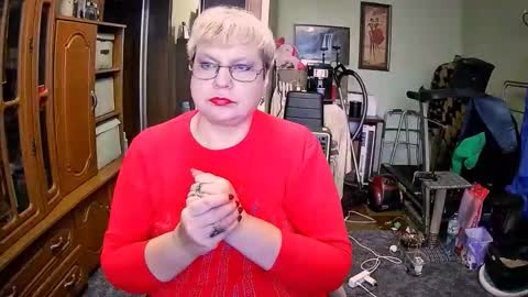 BeverlyQCynia online show from November 6, 11:46 am