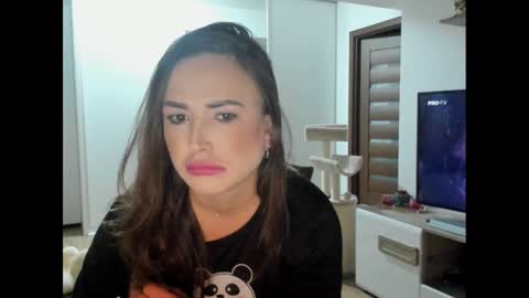   BeyonceDoll       Twitter DollBeyonce    online show from January 25, 7:49 pm