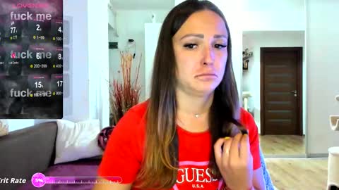   BeyonceDoll       Twitter DollBeyonce    online show from September 15, 8:43 pm