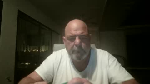 Snapshot of bgbelch chatting on December 20, 12:41 am bgbelch online show from December 20, 12:41 am