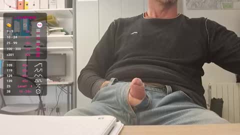 My name is David and if you like public exhibitions you wont be disappointed with me LoL - My favorite vibes is 44  online show from October 7, 2:57 pm