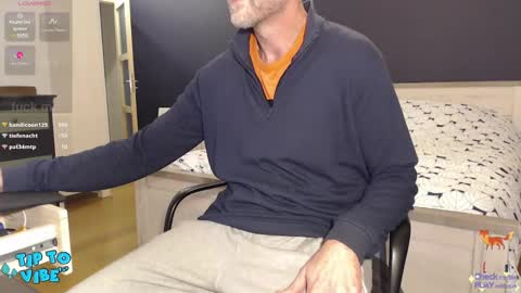 My name is David and if you like public exhibitions you wont be disappointed with me LoL - My favorite vibes is 44  online show from December 5, 10:28 am