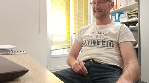 My name is David and if you like public exhibitions you wont be disappointed with me LoL - My favorite vibes is 44  online show from February 24, 4:10 pm