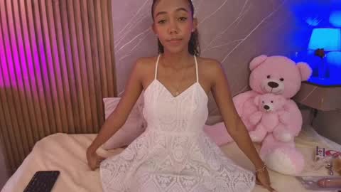 biancaa__18 online show from May 21, 7:31 pm