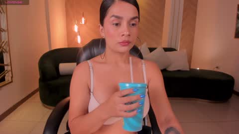 Snapshot of biancapierce_ chatting on February 4, 11:27 am Bianca Pierce online show from February 4, 11:27 am