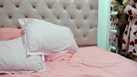 Snapshot of bibi_rose chatting on December 3, 8:22 am bibi rose online show from December 3, 8:22 am