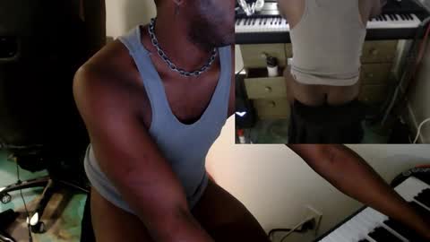 BicepsandFrot online show from March 2, 8:59 am