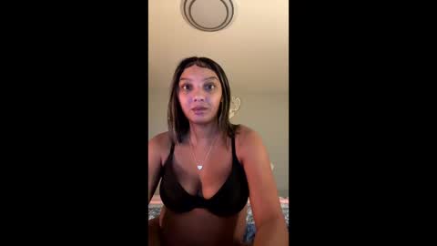 Bieyanka Moore25 online show from February 2, 8:10 am