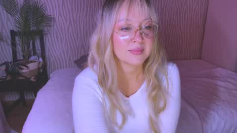 Snapshot of big_ass_blonde chatting on January 28, 3:47 am Eva online show from January 28, 3:47 am