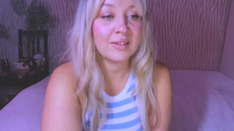 Snapshot of big_ass_blonde chatting on January 16, 3:45 am Eva online show from January 16, 3:45 am