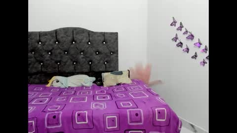 emilia online show from March 15, 2:27 am