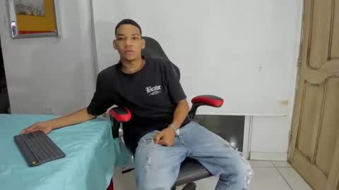 big_jhoonss_ online show from October 2, 3:05 am
