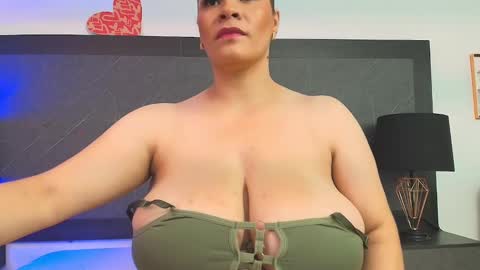 Tell me Sophia  online show from December 27, 8:18 pm