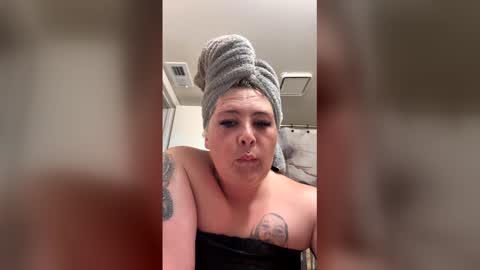 bigbaebee23 online show from April 19, 1:39 am