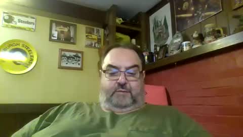 Snapshot of bigbear1971 chatting on December 31, 9:17 pm bigbear1971 online show from December 31, 9:17 pm