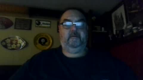 Snapshot of bigbear1971 chatting on December 16, 3:43 pm bigbear1971 online show from December 16, 3:43 pm