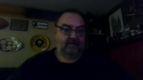 Snapshot of bigbear1971 chatting on December 14, 1:27 am bigbear1971 online show from December 14, 1:27 am