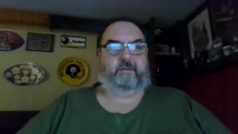 Snapshot of bigbear1971 chatting on January 19, 4:04 pm bigbear1971 online show from January 19, 4:04 pm