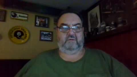 Snapshot of bigbear1971 chatting on January 1, 12:21 am bigbear1971 online show from January 1, 12:21 am