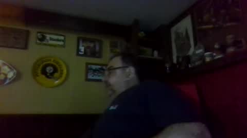 Snapshot of bigbear1971 chatting on December 15, 2:27 pm bigbear1971 online show from December 15, 2:27 pm