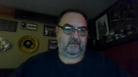 Snapshot of bigbear1971 chatting on December 12, 7:59 pm bigbear1971 online show from December 12, 7:59 pm