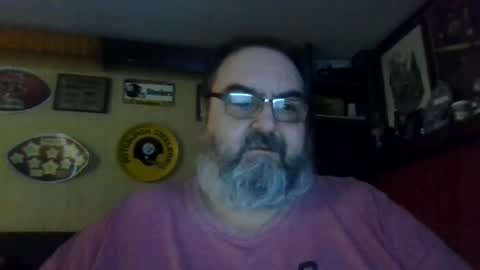 Snapshot of bigbear1971 chatting on February 25, 9:37 pm bigbear1971 online show from February 25, 9:37 pm