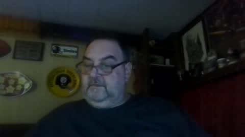 Snapshot of bigbear1971 chatting on December 2, 10:51 pm bigbear1971 online show from December 2, 10:51 pm